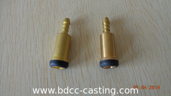 Kundenspezifischer flexibler Schlauch mit Messingarmaturen, hergestellt vom Hersteller in China