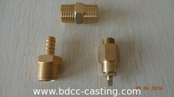 Kundenspezifischer flexibler Schlauch mit Messingarmaturen, hergestellt vom Hersteller in China