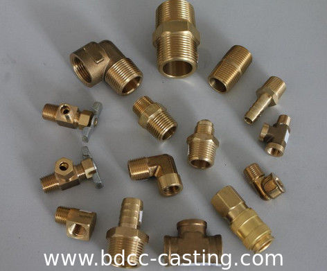 Kundenspezifische CNC-gefertigte Messingverbinder, hergestellt in China von einem professionellen Hersteller