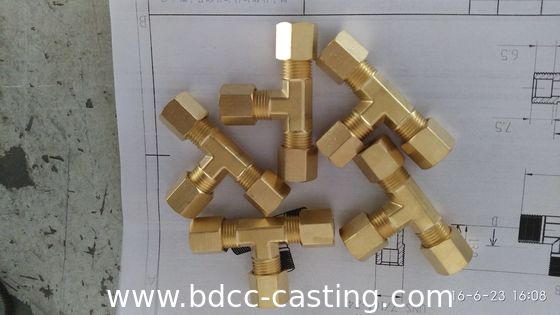 Messing-T-Stück, kundenspezifische CNC-Messingverbinderprodukte, hergestellt in China von einem professionellen Hersteller