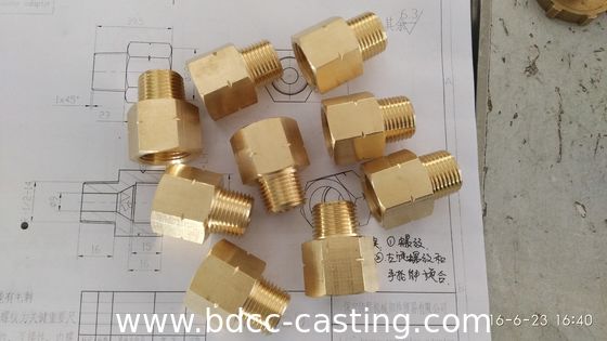 Verarbeitung kundenspezifischer Rohrverbindungen aller Art, CNC-Bearbeitung, Messingfittings, hergestellt in China vom professionellen Hersteller