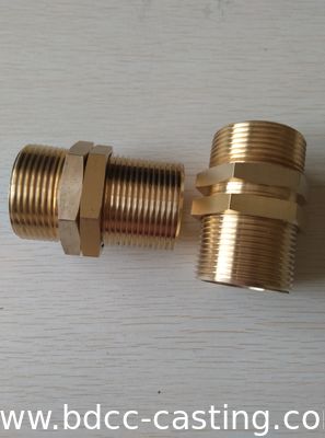 Verarbeitung von kundenspezifischen Rohrverbindungen aller Art, Adaptern, CNC-Bearbeitung, Messingfittings, Messingmuttern und -schrauben. Gewindefittings aus Messing