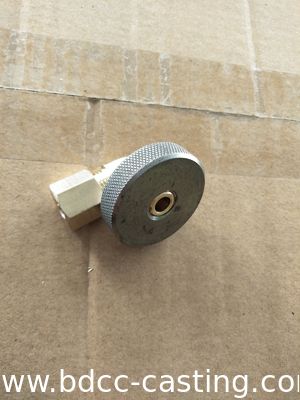 Verarbeitung von kundenspezifischen Rohrverbindungen aller Art, Adaptern, Messing-Gewindefittings, hergestellt in China von einem professionellen Hersteller