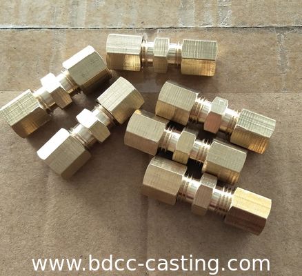 Verarbeitung von kundenspezifischen Rohrverbindungen aller Art, Adaptern, CNC-Bearbeitung, Messingfittings, Messingmuttern und -schrauben. Gewindefittings aus Messing