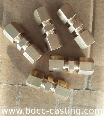 Verarbeitung von kundenspezifischen Rohrverbindungen aller Art, Adaptern, CNC-Bearbeitung, Messingfittings, Messingmuttern und -schrauben. Gewindefittings aus Messing