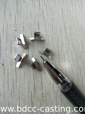 Prägen, Gehäuse für Manometer, Metallstanzteile aus Edelstahl mit allen Arten von Oberflächen, Stanzteile