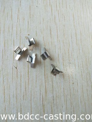 Prägen, Gehäuse für Manometer, Metallstanzteile aus Edelstahl mit allen Arten von Oberflächen, Stanzteile