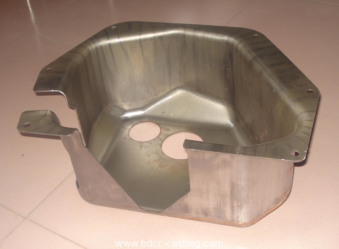 Prägen, Gehäuse für Manometer, Metallstanzteile aus Edelstahl mit allen Arten von Oberflächen, Stanzteile