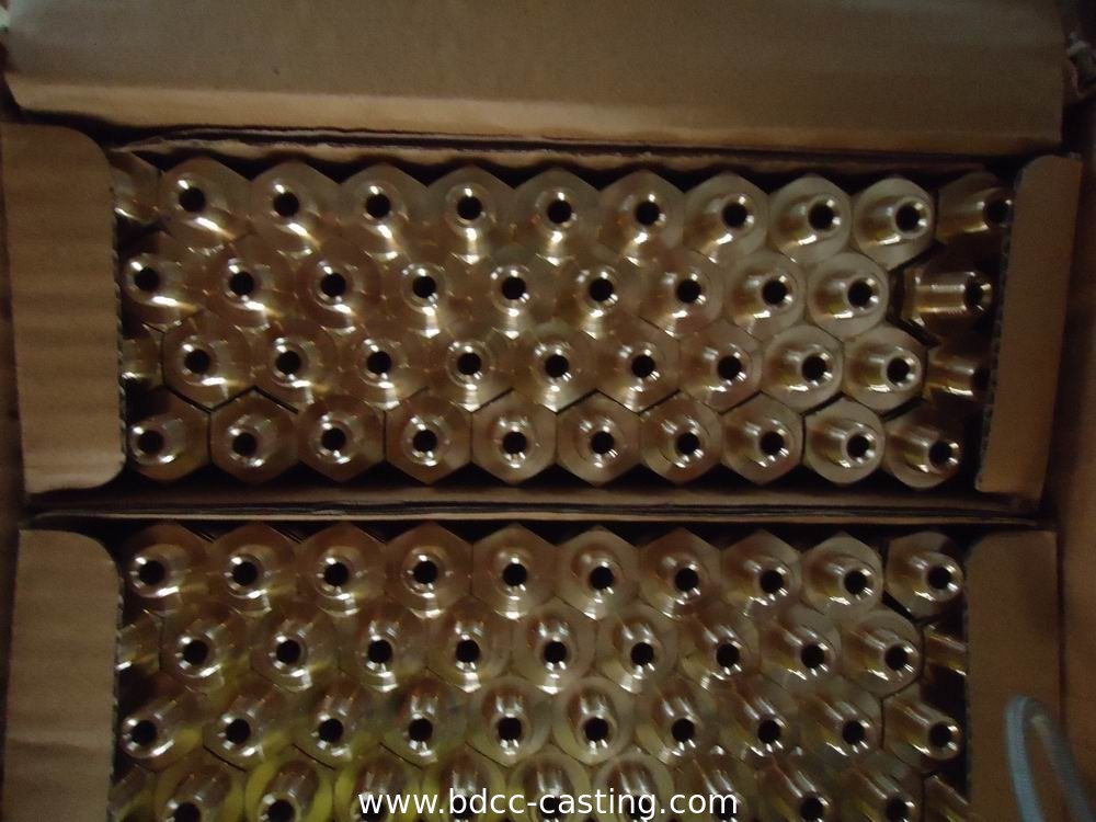 Verarbeitung kundenspezifischer Rohrverbindungen aller Art, CNC-Bearbeitung, Messingfittings, hergestellt in China vom professionellen Hersteller