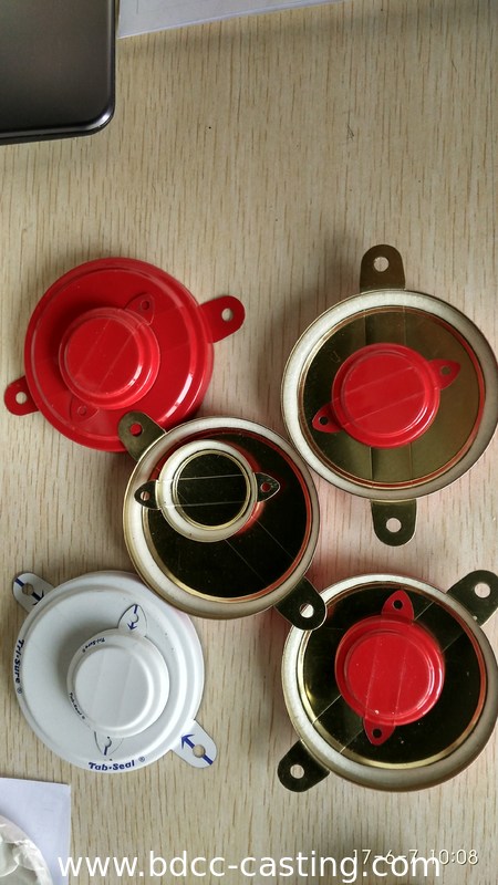 Kundenspezifische Diebstahlschutzabdeckung für Tanks, Gewindeabdeckung, Tankflansch; Farbdruck kann nach Kundenwunsch angepasst werden.