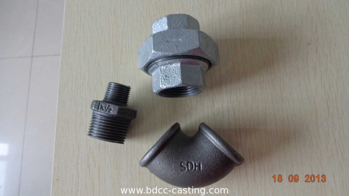 Rohrverbindung, Winkel, T-Stück, Kupplung, Edelstahl, Kundenspezifische CNC-Präzisionsbearbeitungsteile mit allen Arten von Oberflächen