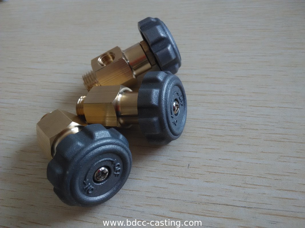 Verarbeitung kundenspezifischer Rohrverbindungen aller Art, CNC-Bearbeitung, Messingfittings, hergestellt in China vom professionellen Hersteller