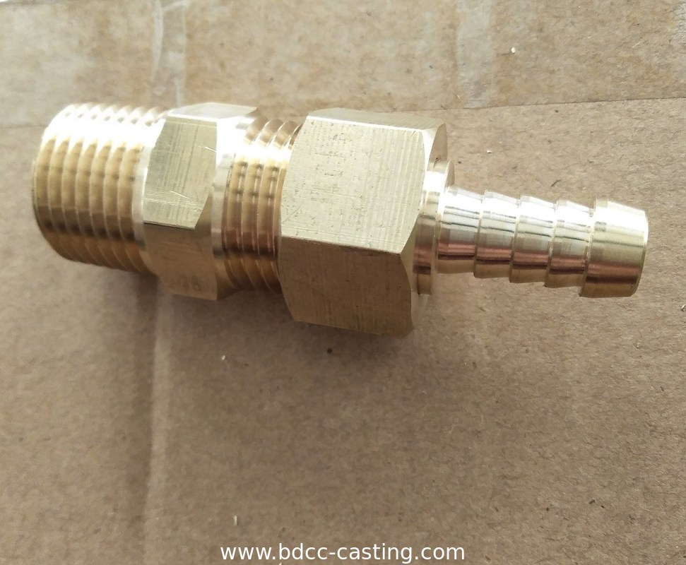 Verarbeitung von kundenspezifischen Rohrverbindungen aller Art, Adaptern, Messing-Gewindefittings, hergestellt in China von einem professionellen Hersteller