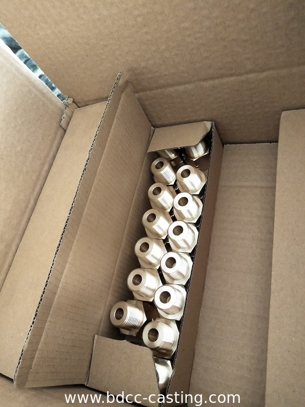 Verarbeitung von kundenspezifischen Rohrverbindungen aller Art, Adaptern, CNC-Bearbeitung, Messingfittings, Messingmuttern und -schrauben. Gewindefittings aus Messing